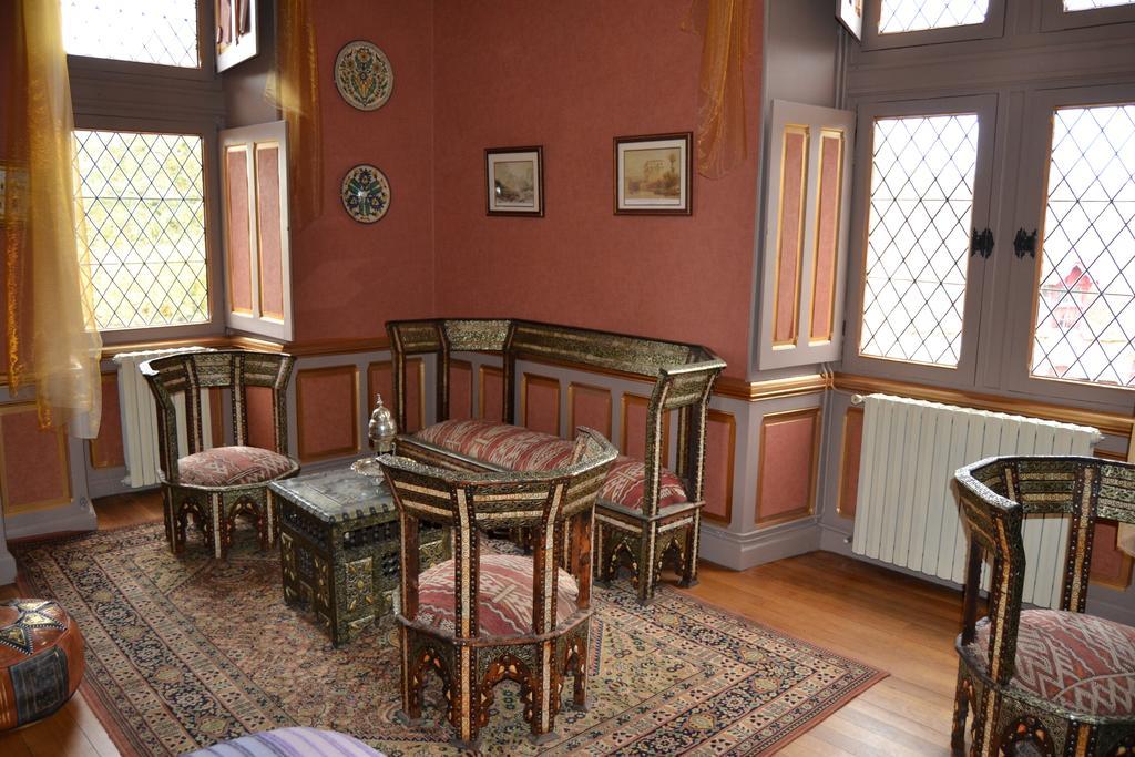 Château de Peufeilhoux Vallon-en-Sully Quarto foto